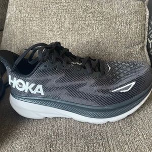 Hoka Clifton 9 womens size 8